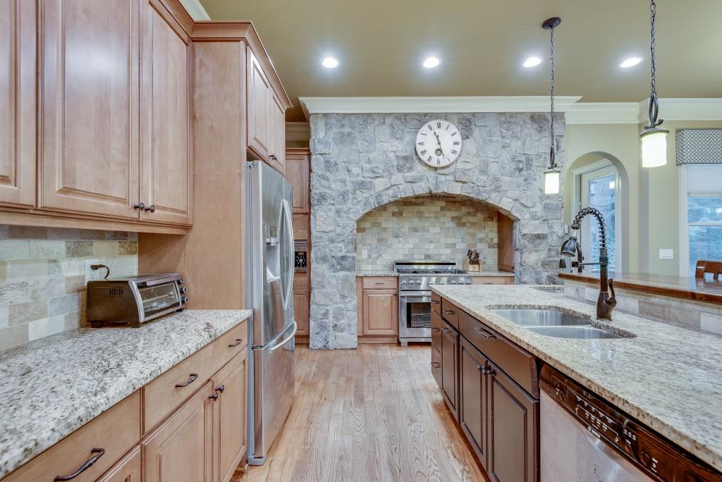 2240 Oakawana Drive