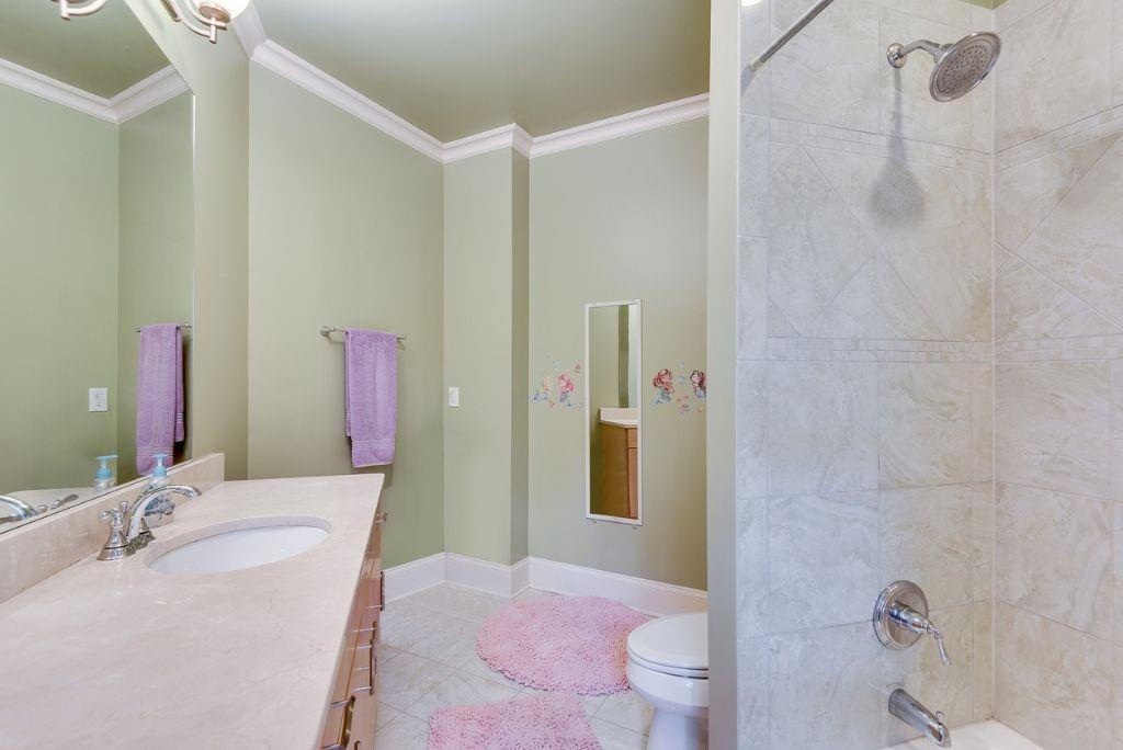2240 Oakawana Drive
