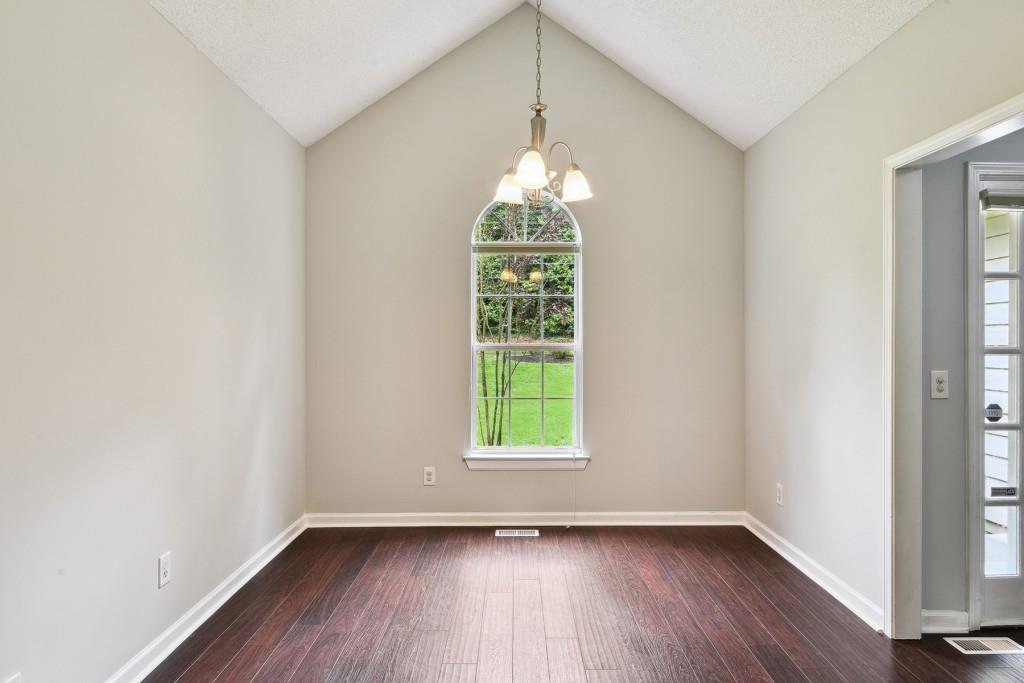 2940 Lakeridge Drive