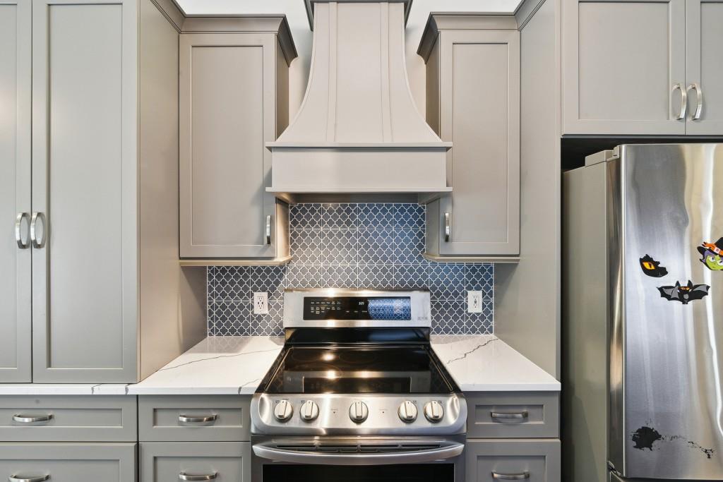 2940 Lakeridge Drive