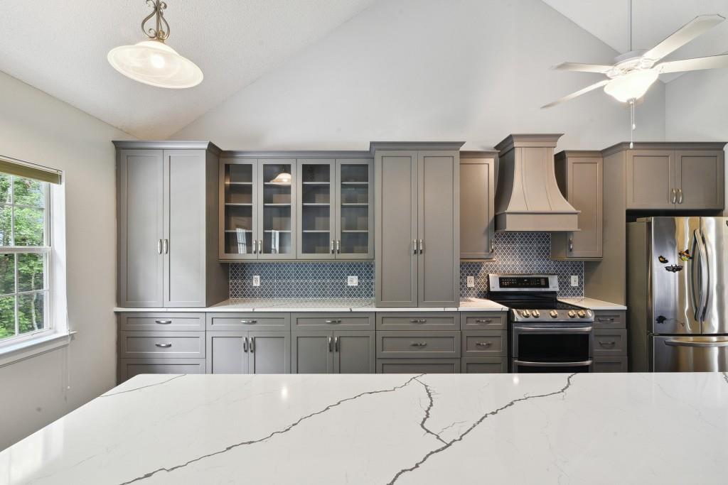 2940 Lakeridge Drive