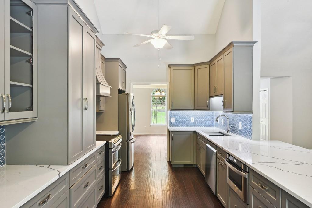 2940 Lakeridge Drive