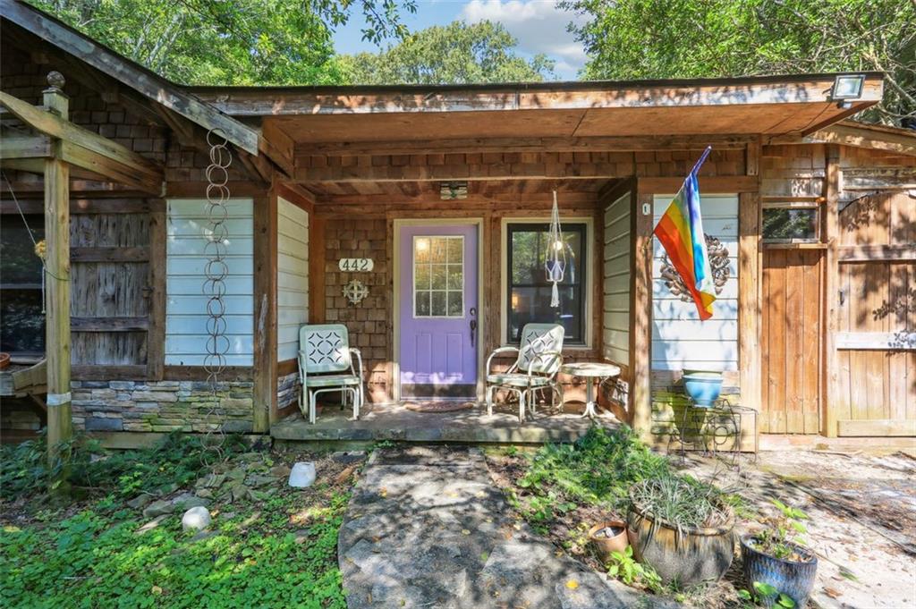 442 MAGNOLIA Drive