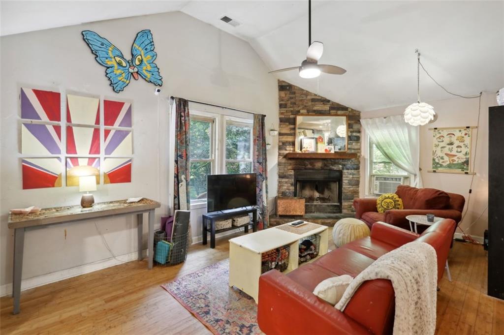 442 MAGNOLIA Drive