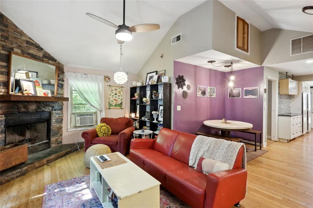 442 MAGNOLIA Drive