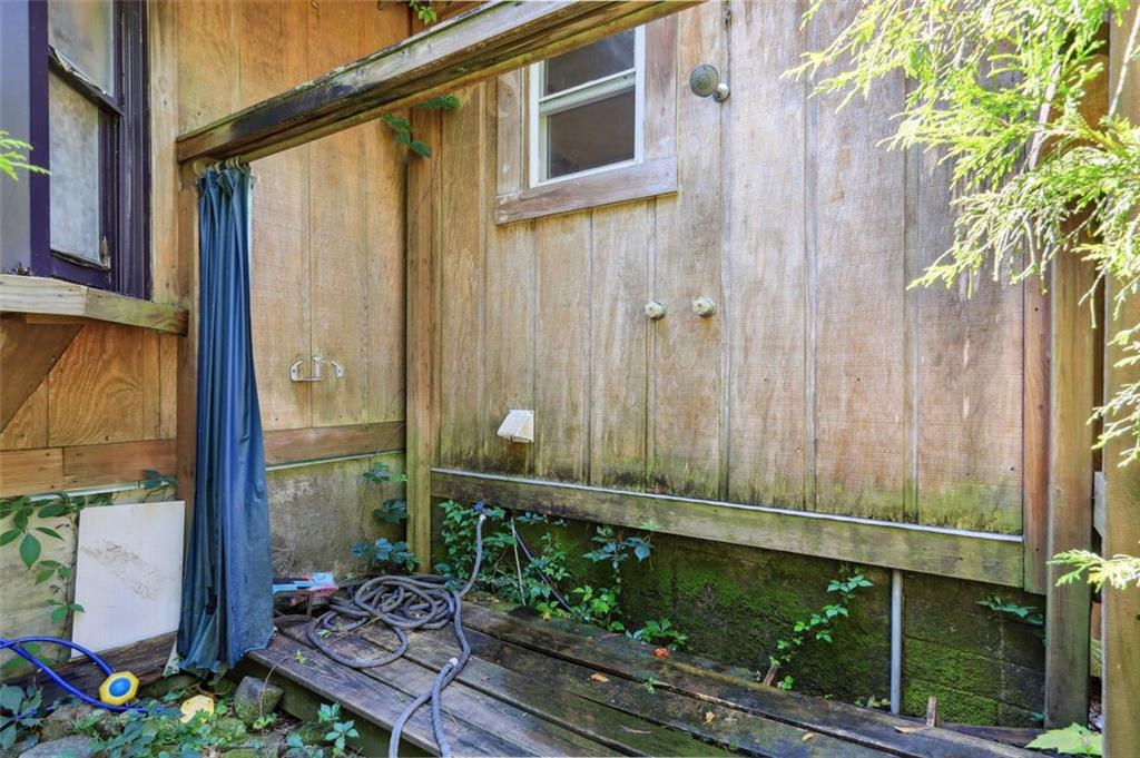 442 MAGNOLIA Drive