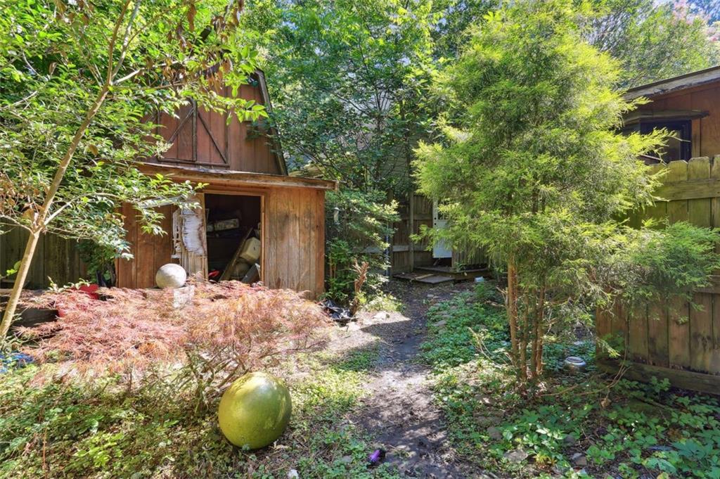 442 MAGNOLIA Drive