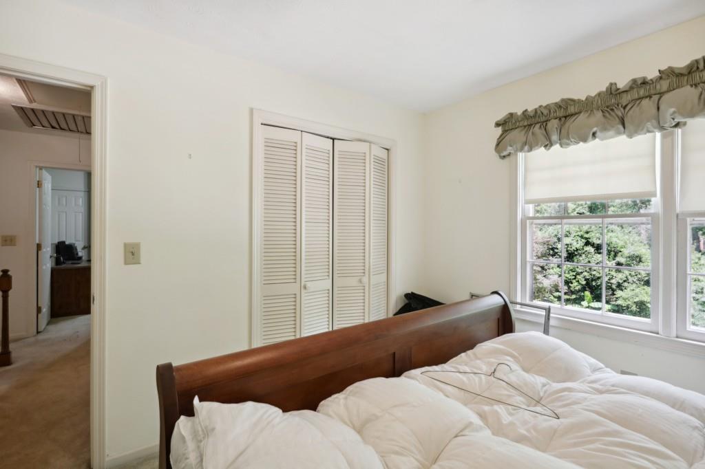 713 Cedar Trace SW