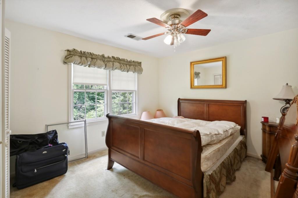 713 Cedar Trace SW