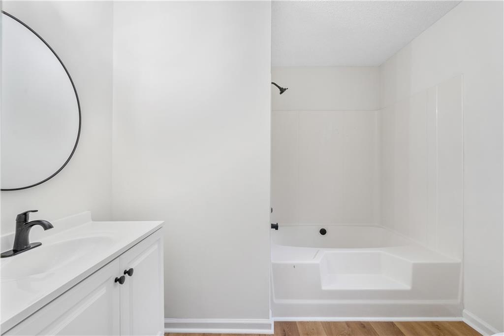 5692 Chisolm Trail
