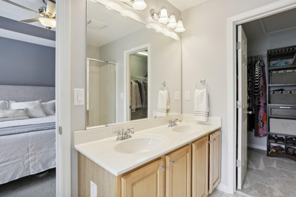 835 Charles Bank Avenue SE