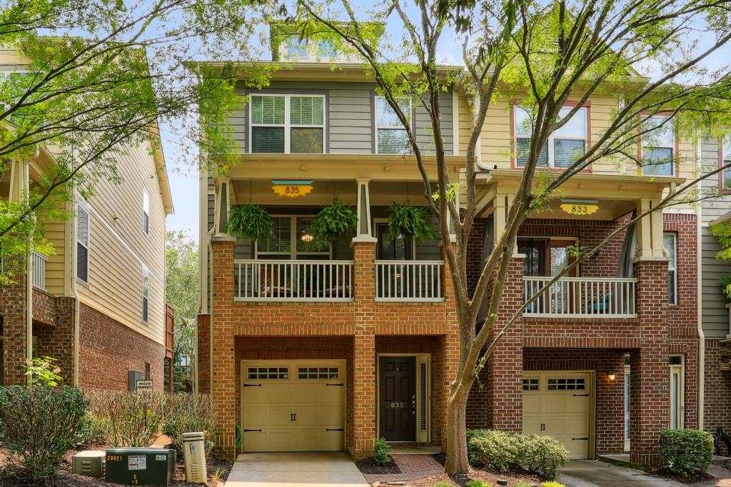 835 Charles Bank Avenue SE