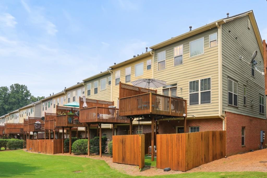 835 Charles Bank Avenue SE