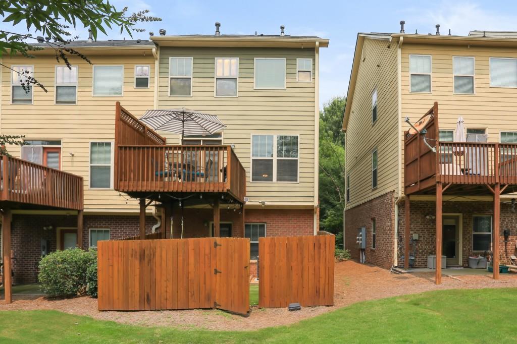 835 Charles Bank Avenue SE