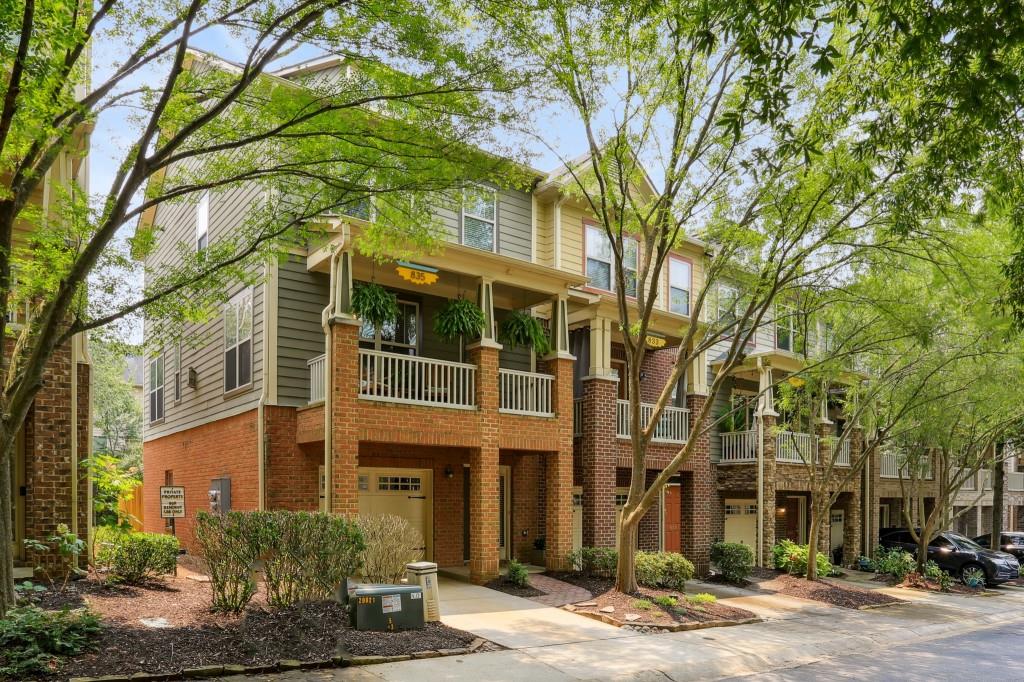 835 Charles Bank Avenue SE