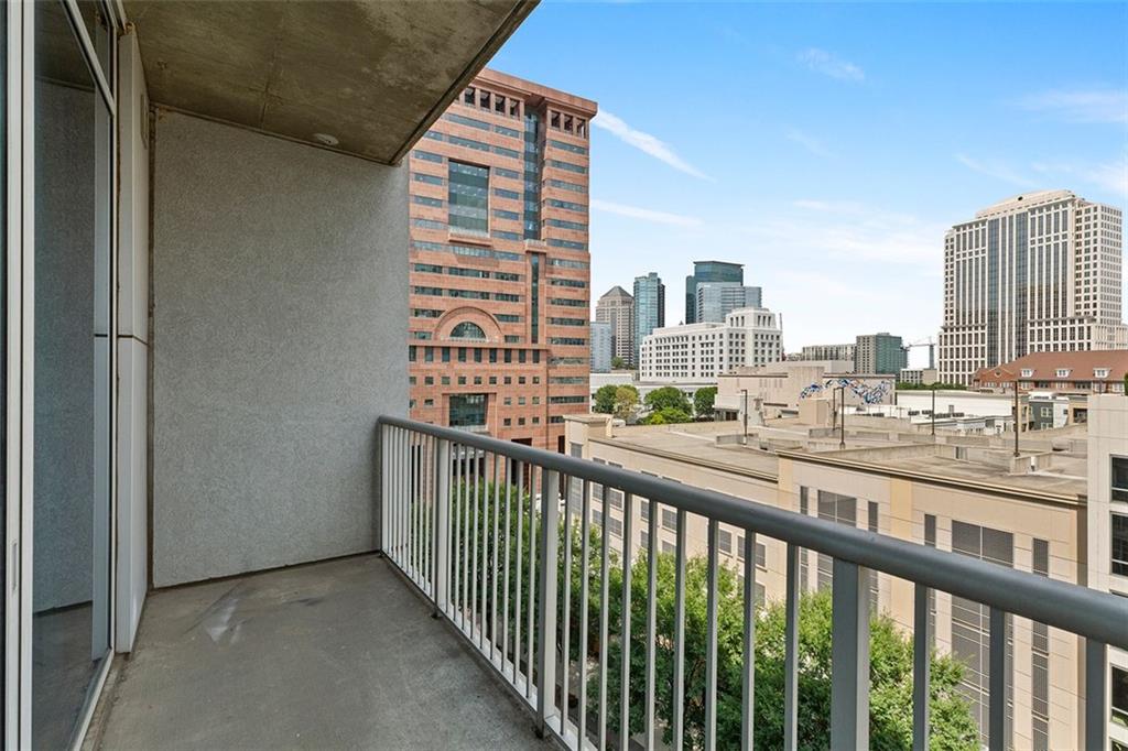 950 W Peachtree Street Unit #1009