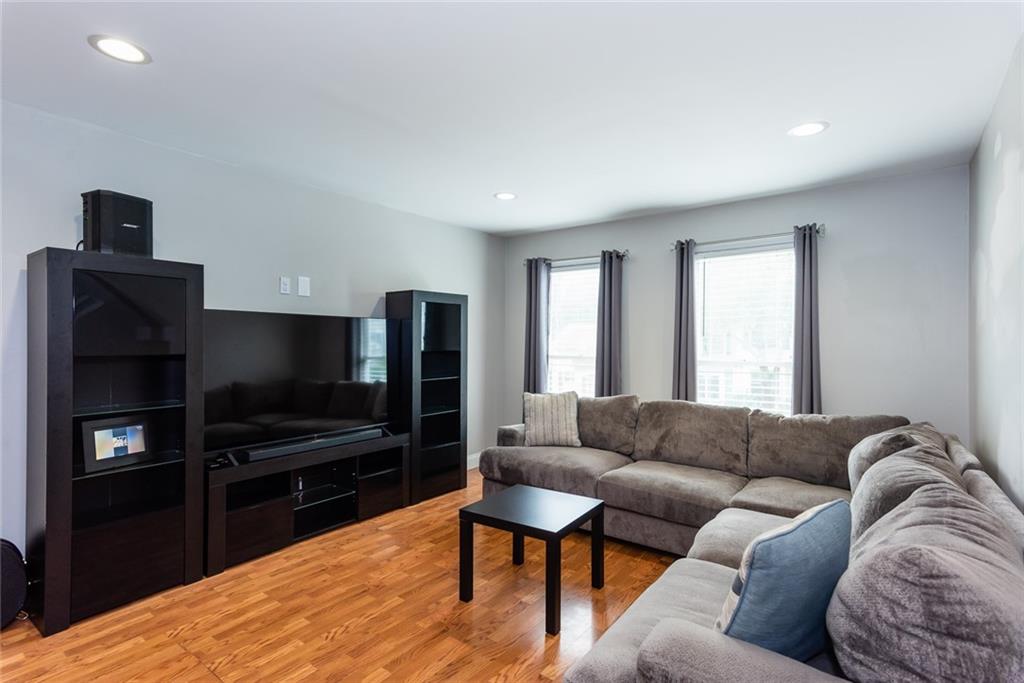 598 Stratford Green