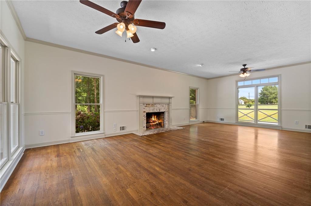 995 Airline Road