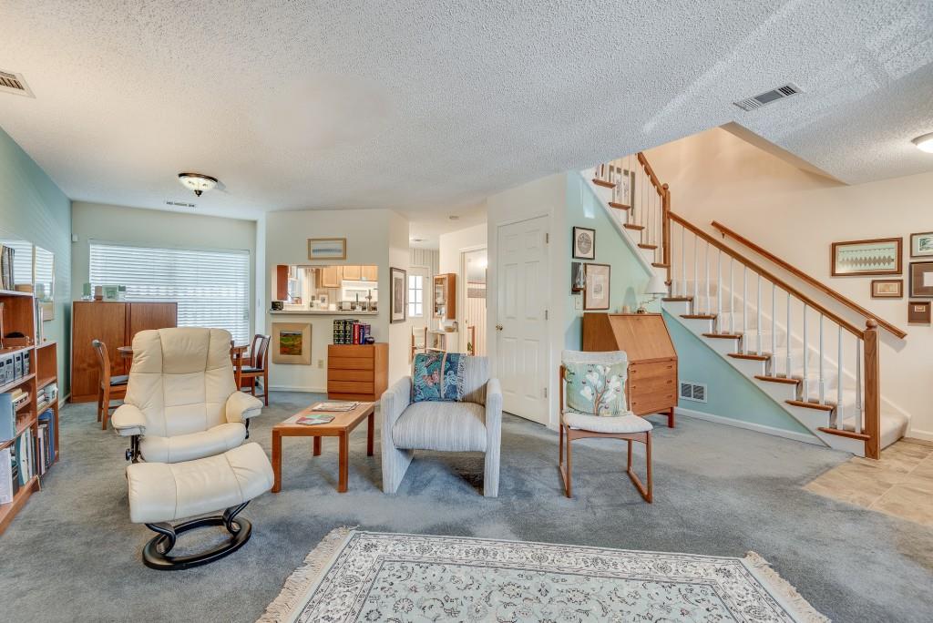 1992 N Williamsburg Drive