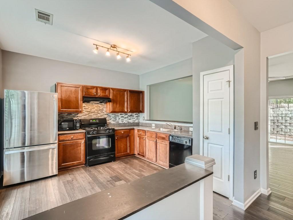922 Prestwyck Court
