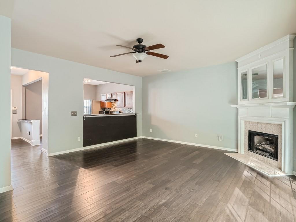922 Prestwyck Court