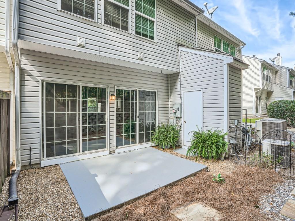 922 Prestwyck Court