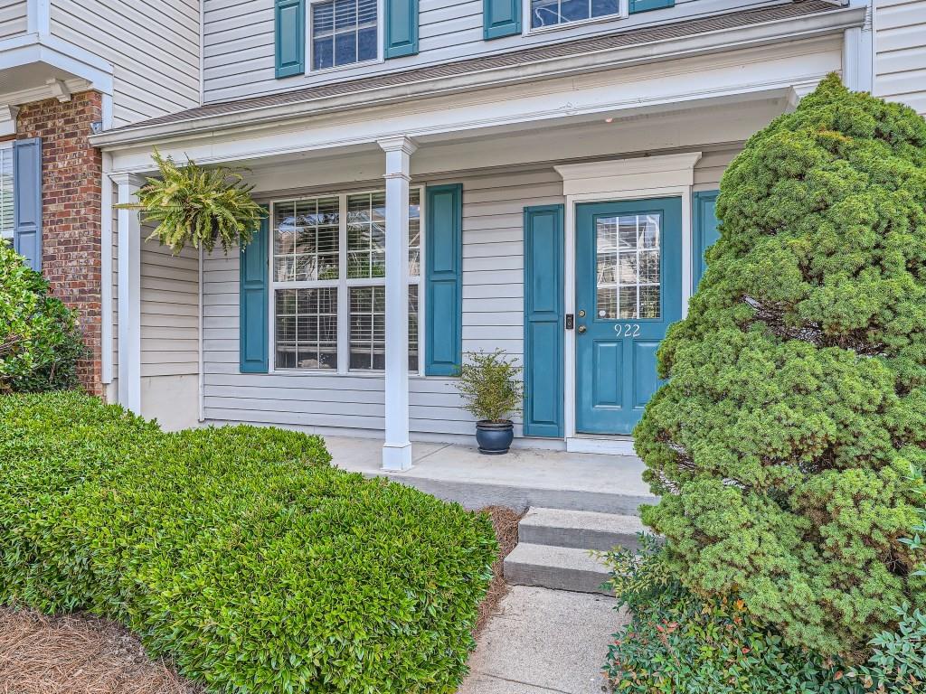 922 Prestwyck Court