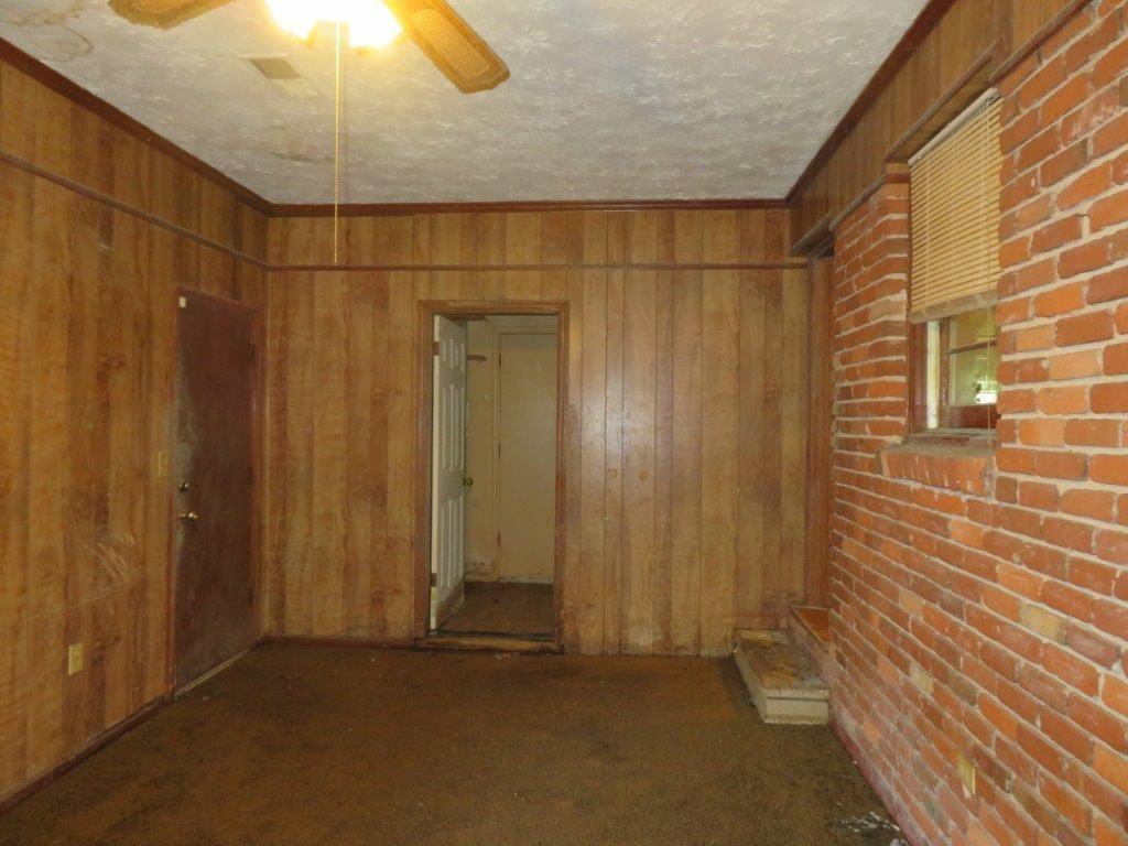 128 Hillsdale Drive SE