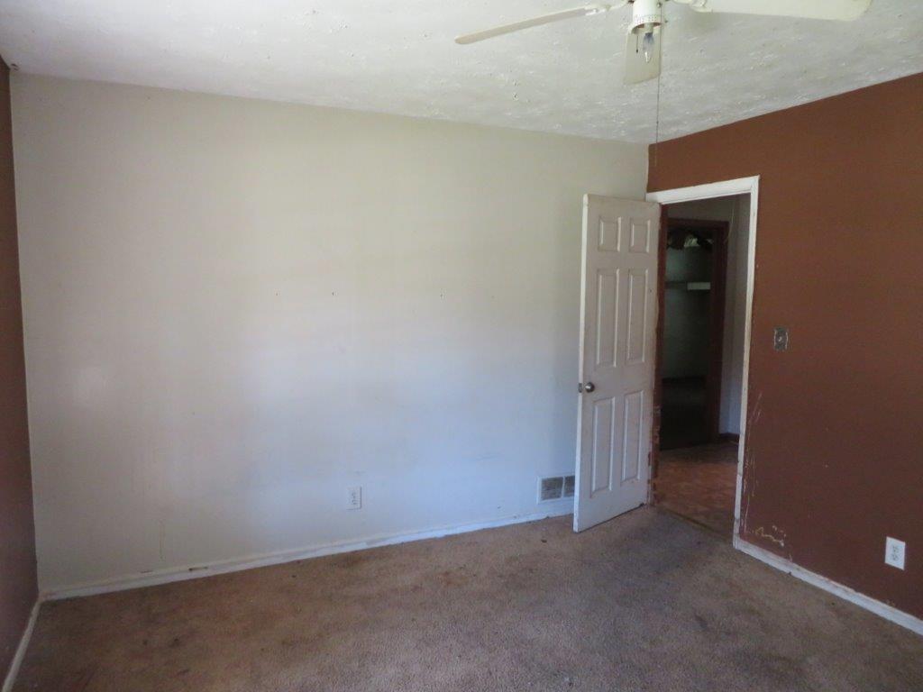 128 Hillsdale Drive SE