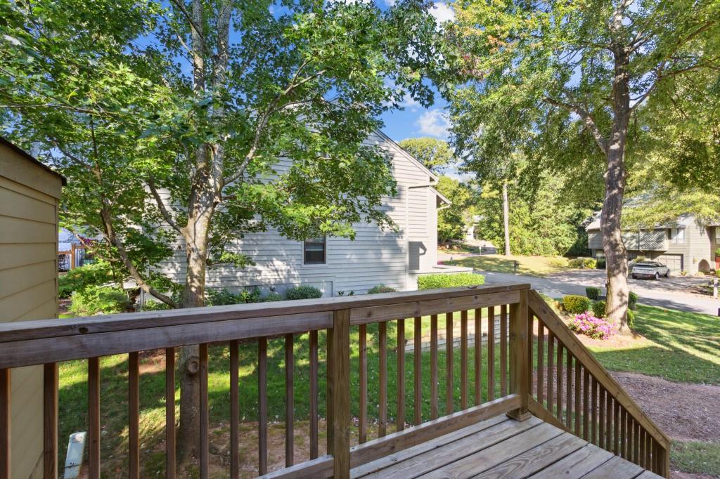 1033 Creatwood Circle SE