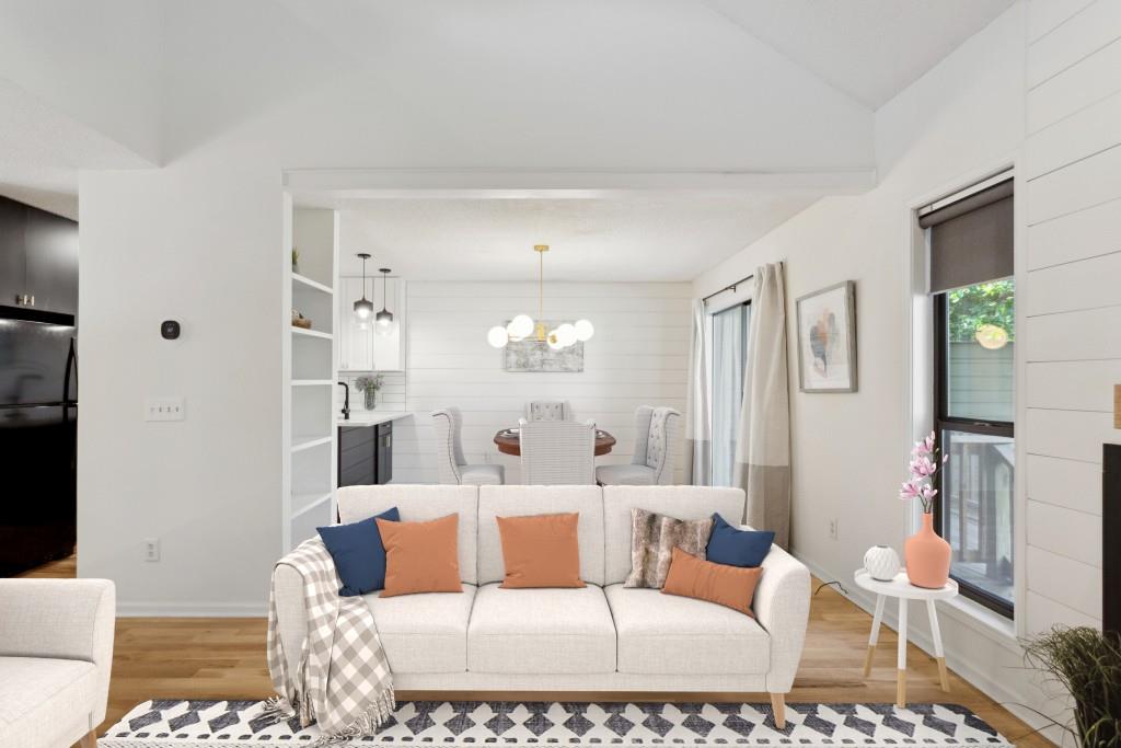 1033 Creatwood Circle SE