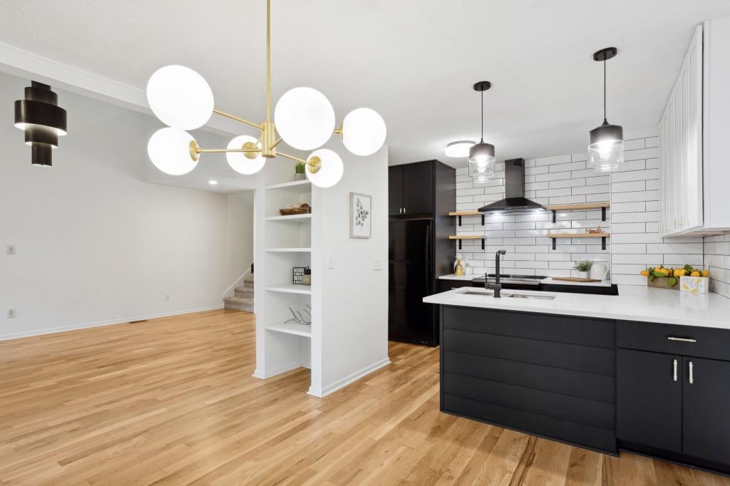 1033 Creatwood Circle SE