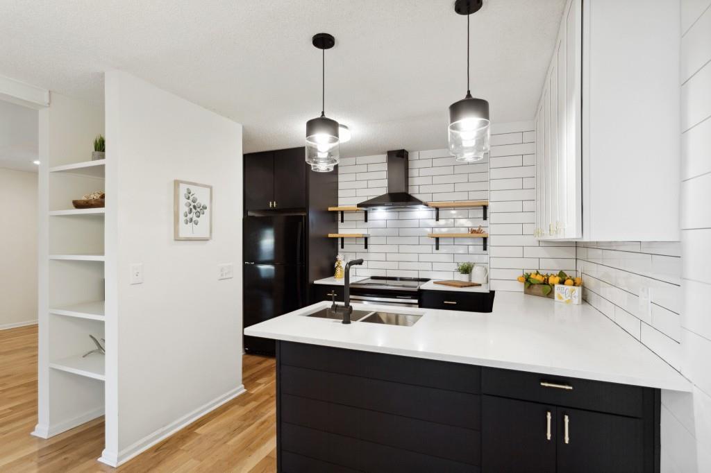 1033 Creatwood Circle SE