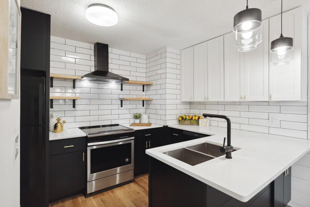 1033 Creatwood Circle SE