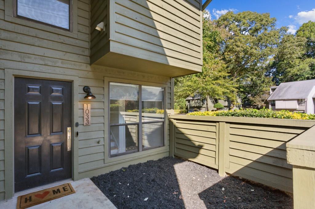 1033 Creatwood Circle SE