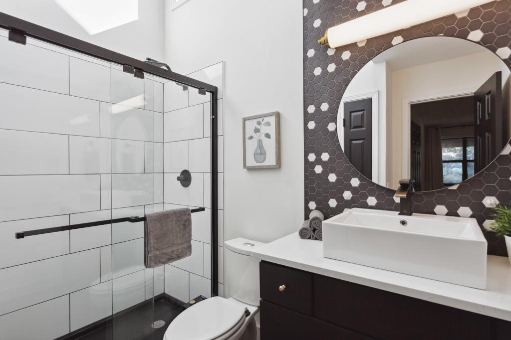 1033 Creatwood Circle SE