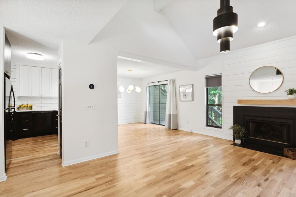 1033 Creatwood Circle SE