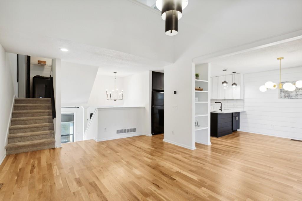 1033 Creatwood Circle SE