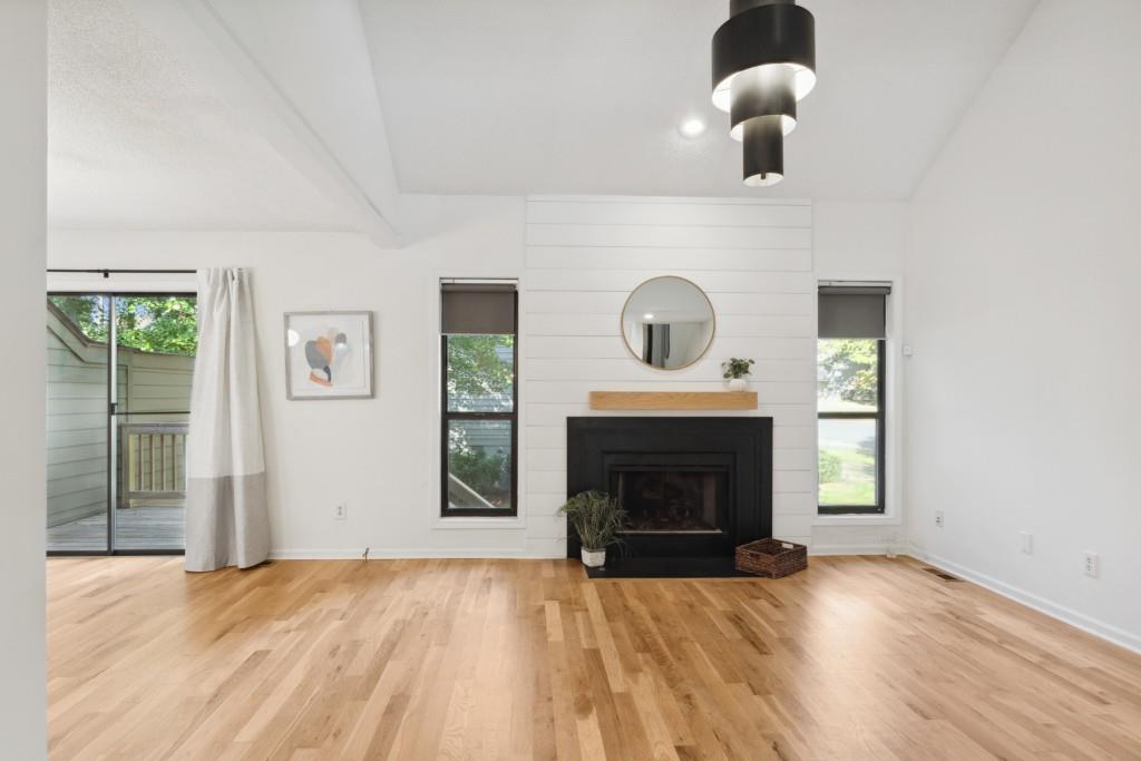 1033 Creatwood Circle SE