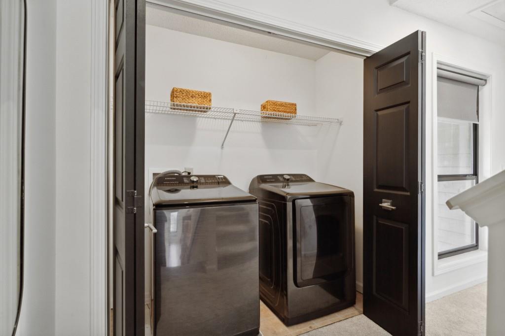 1033 Creatwood Circle SE