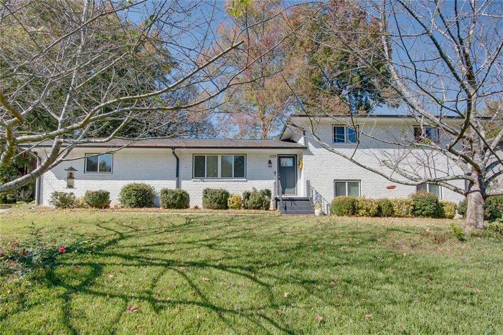 1129 Chatsworth Drive