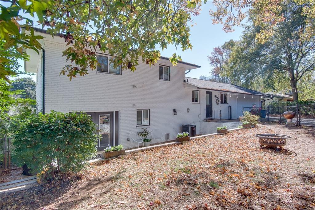 1129 Chatsworth Drive