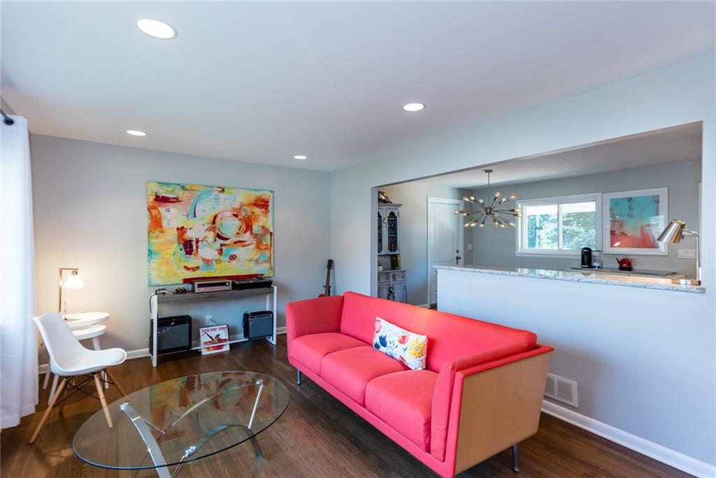 1129 Chatsworth Drive