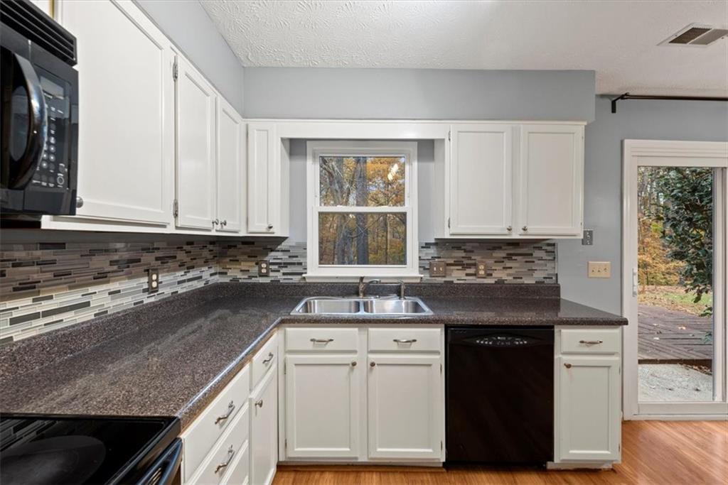 3240 Summer View Drive