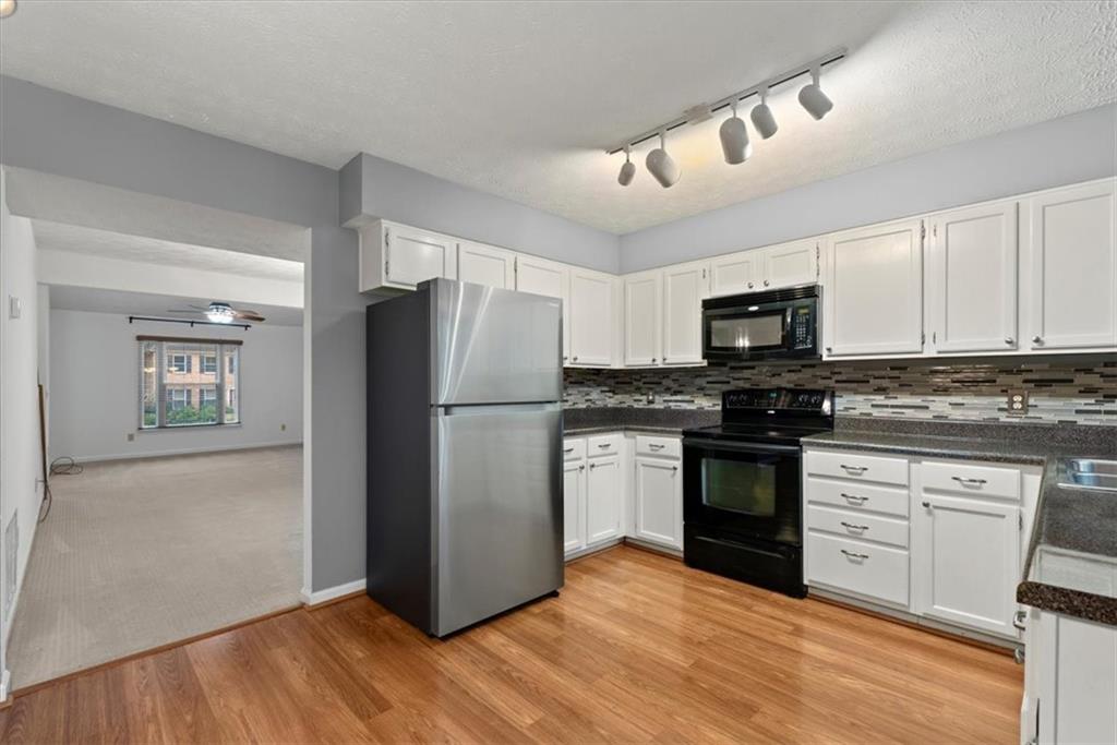 3240 Summer View Drive