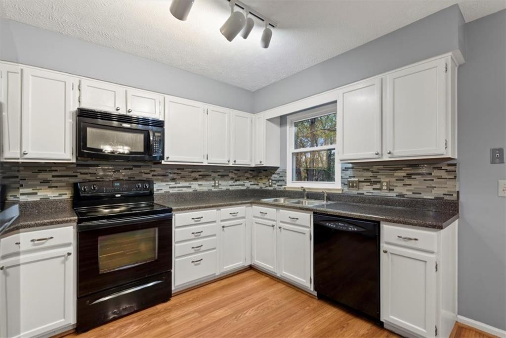 3240 Summer View Drive