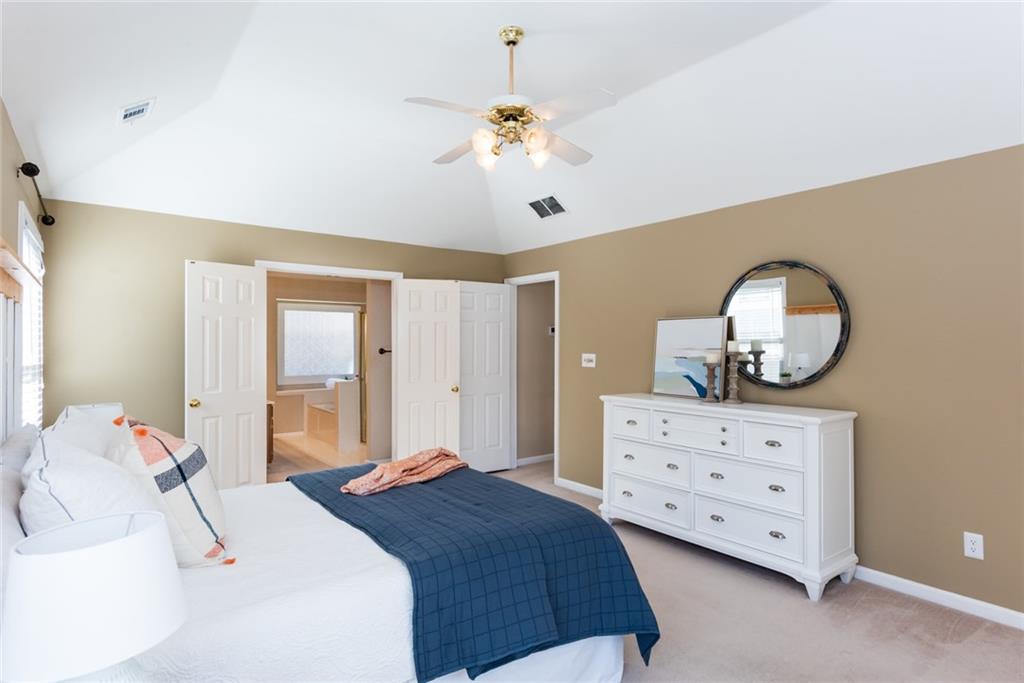 10805 PINEWALK FOREST Circle