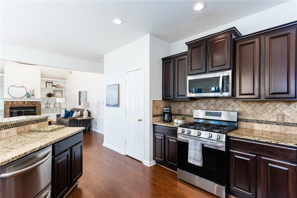 10805 PINEWALK FOREST Circle