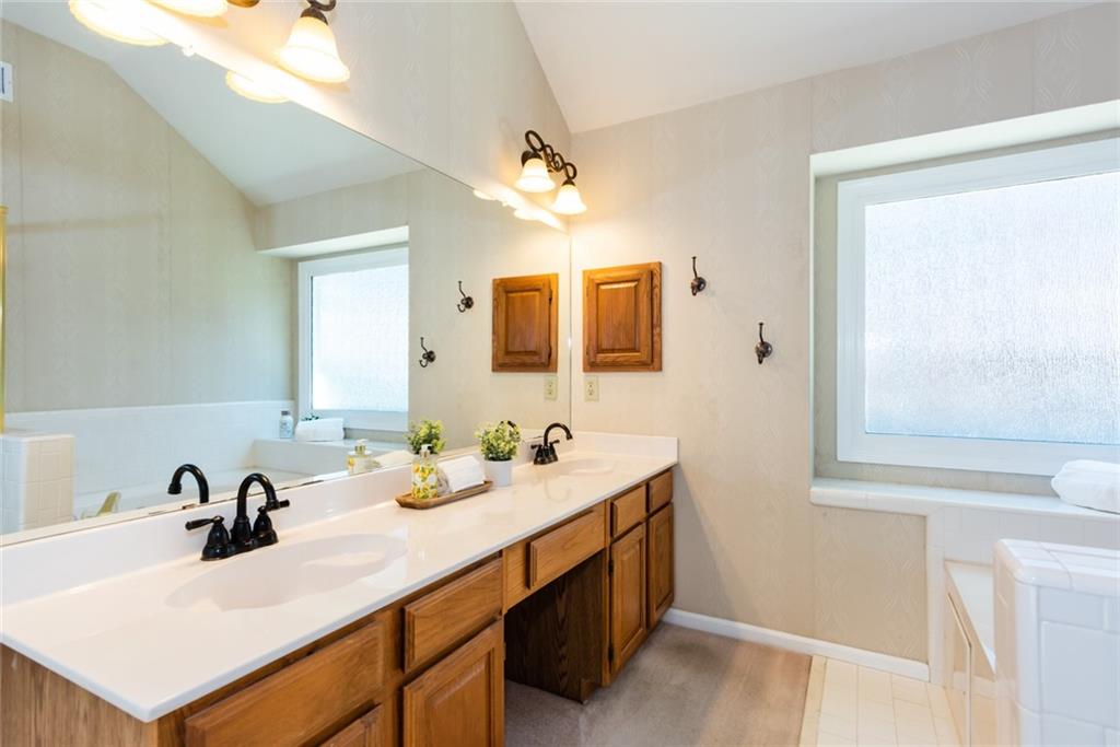 10805 PINEWALK FOREST Circle