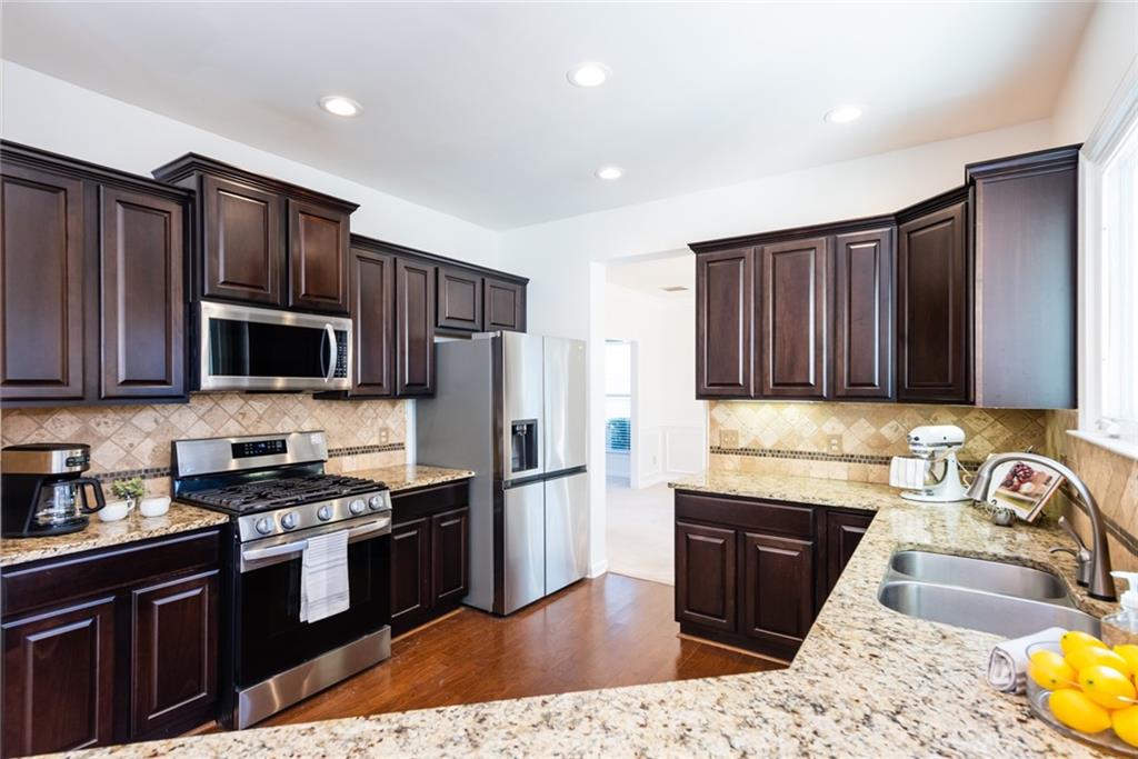 10805 PINEWALK FOREST Circle
